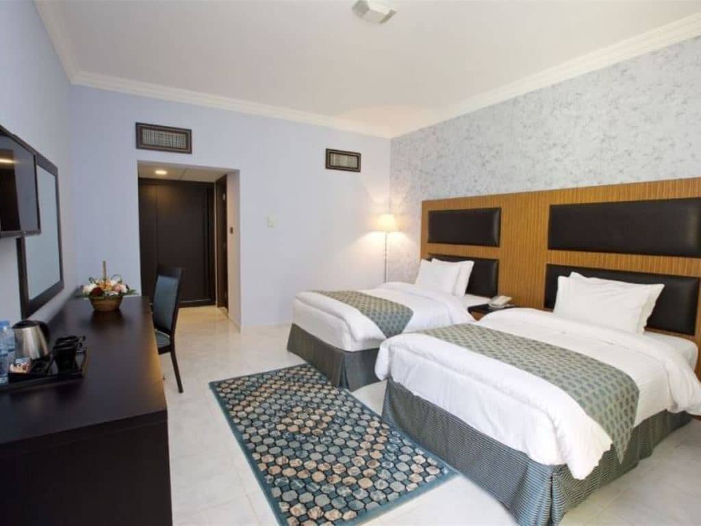 rooms-deluxe-room