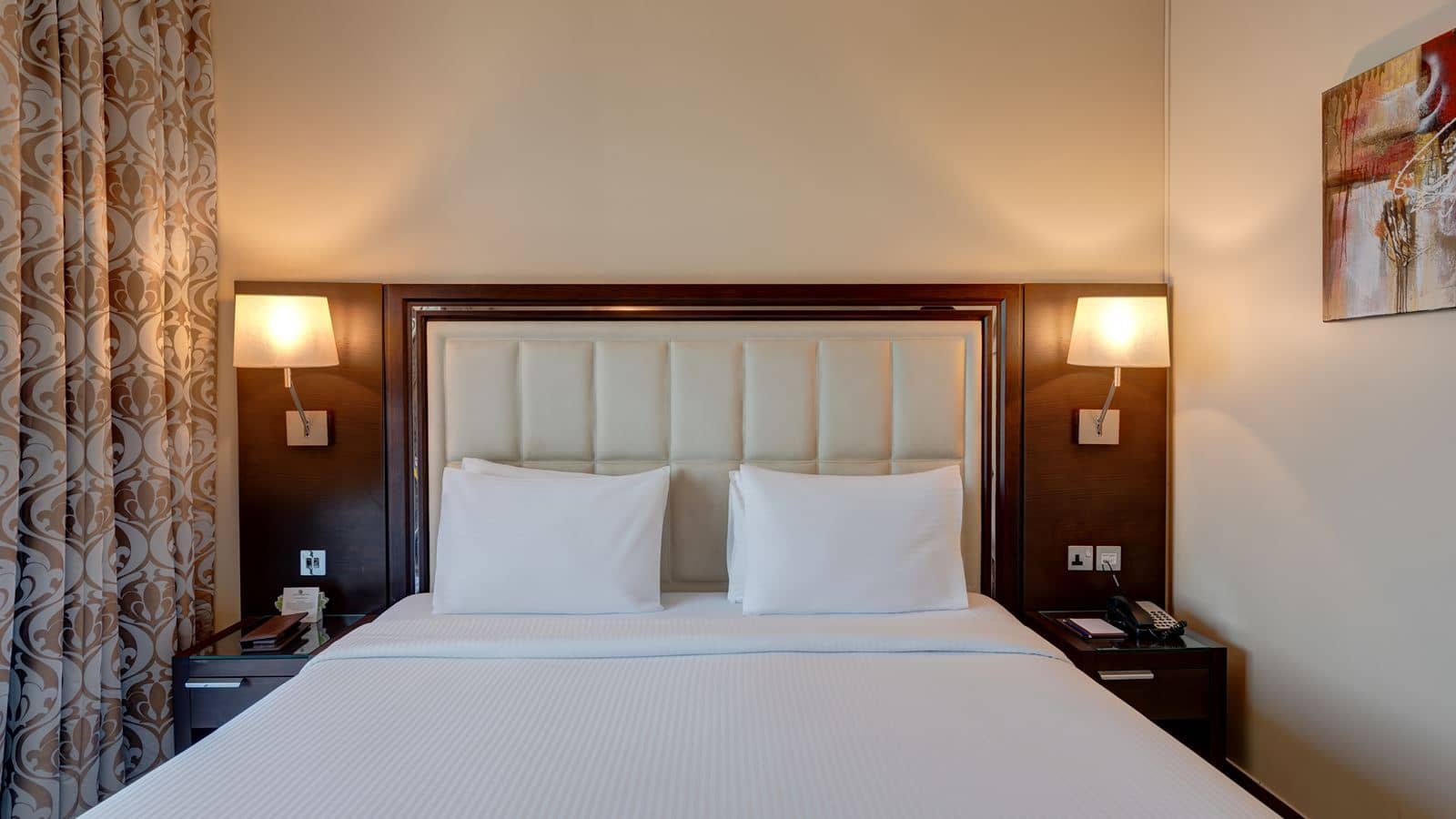rooms-superior-room-city-view