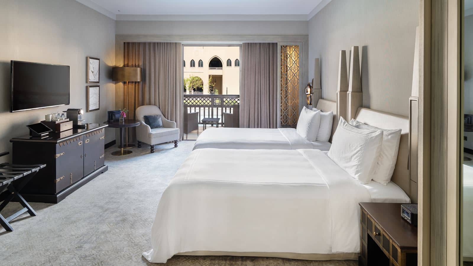 rooms-deluxe-lake-view-room