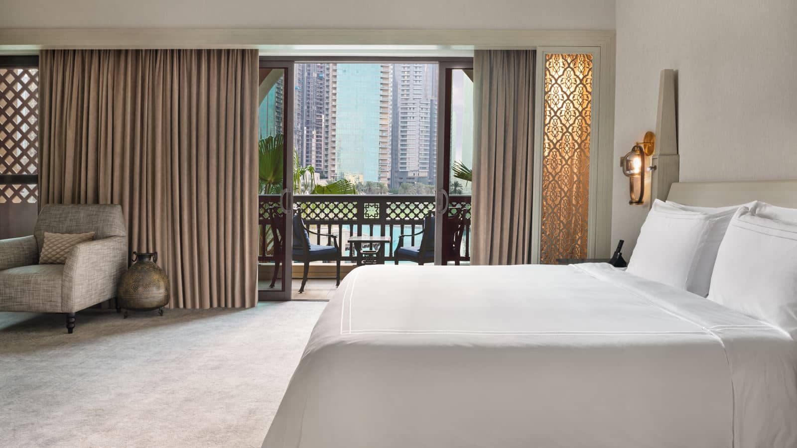 rooms-junior-suite-lake-view