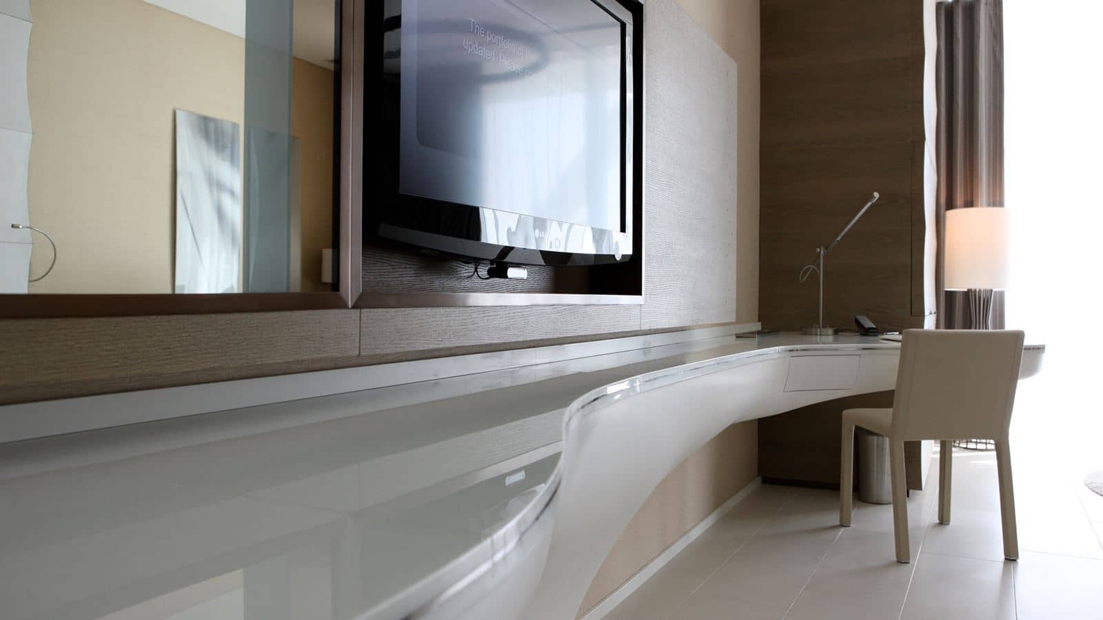 rooms-deluxe-suite