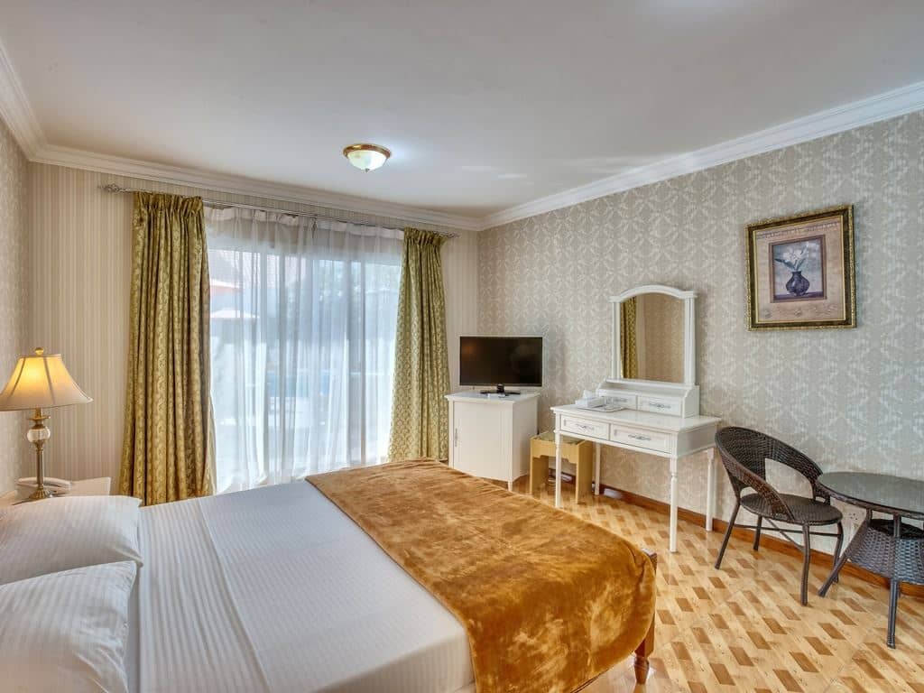 rooms-standard-room