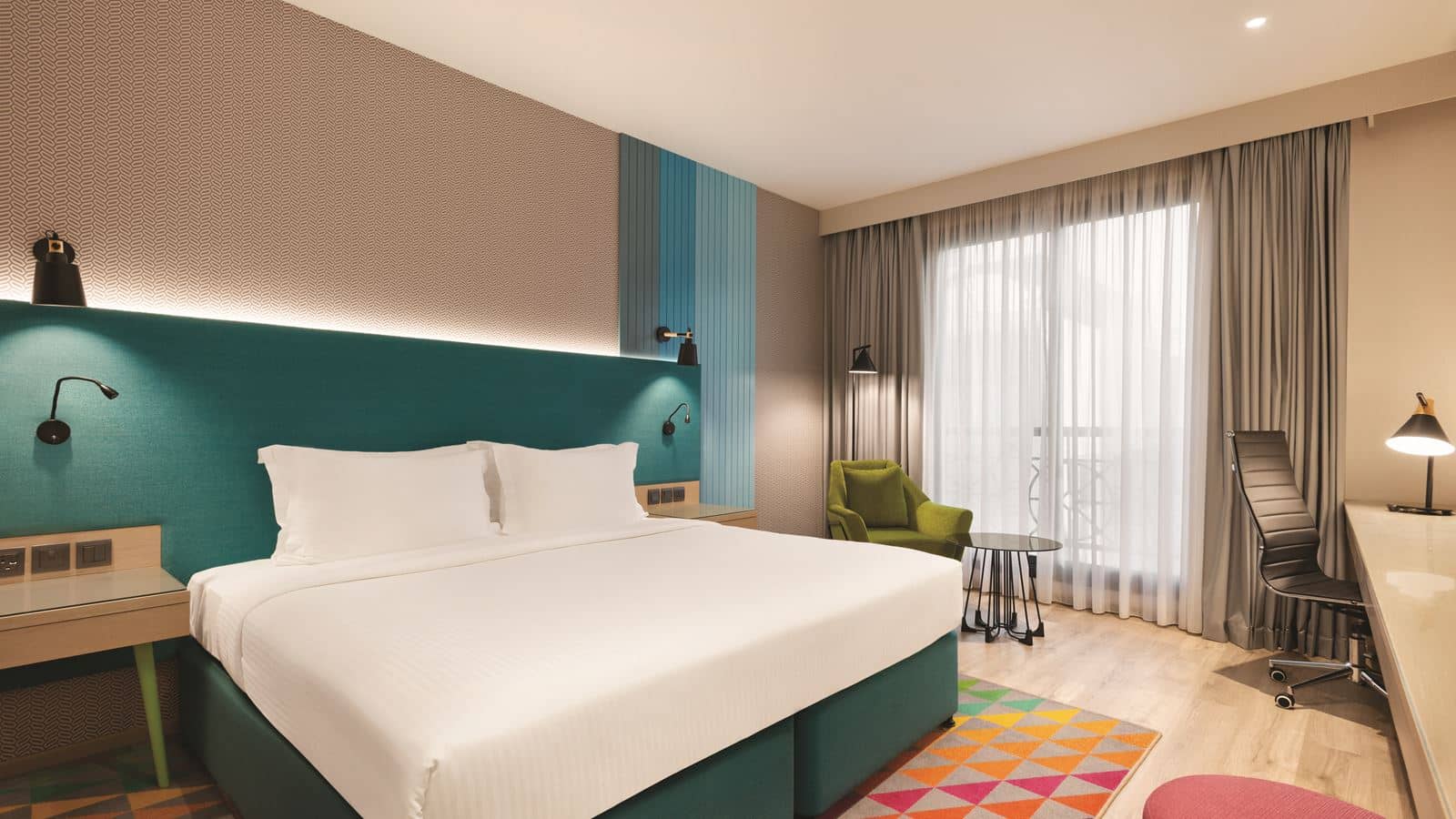 rooms-economy-king-bed