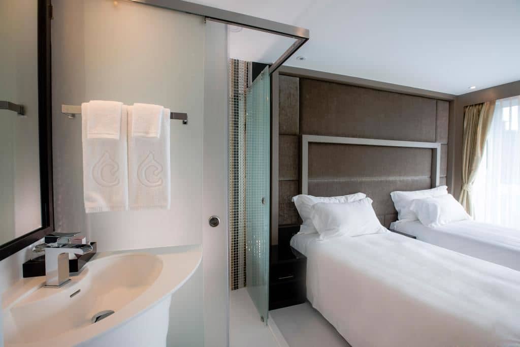 rooms-deluxe-city-view