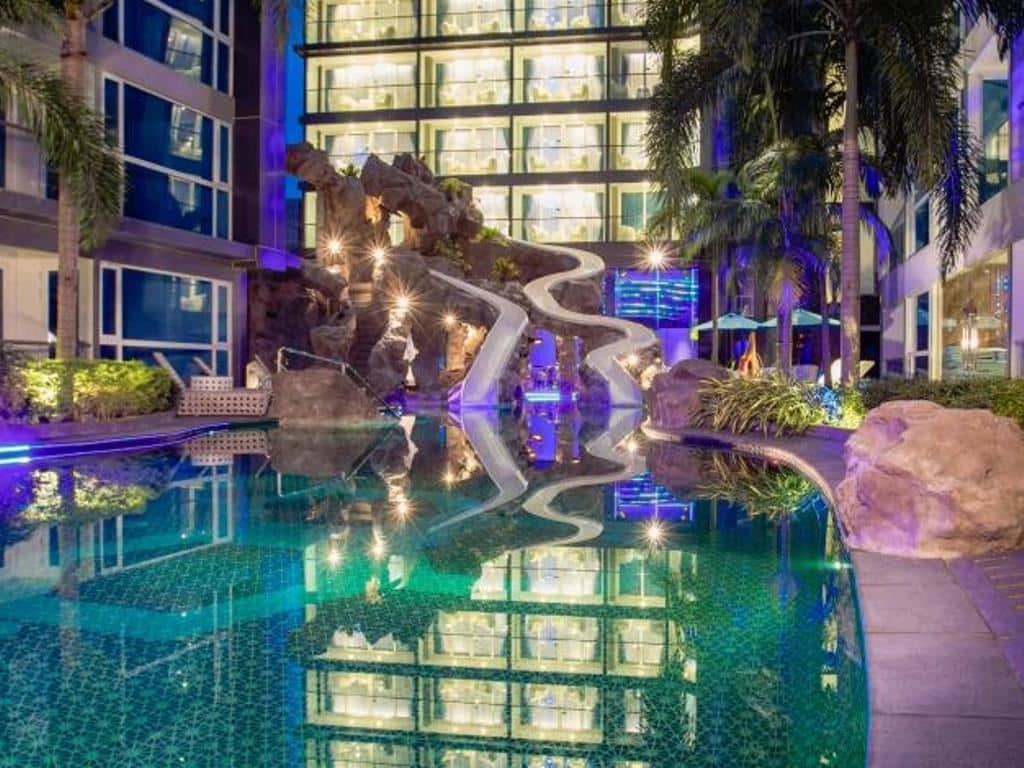 pools-outdoor-pool