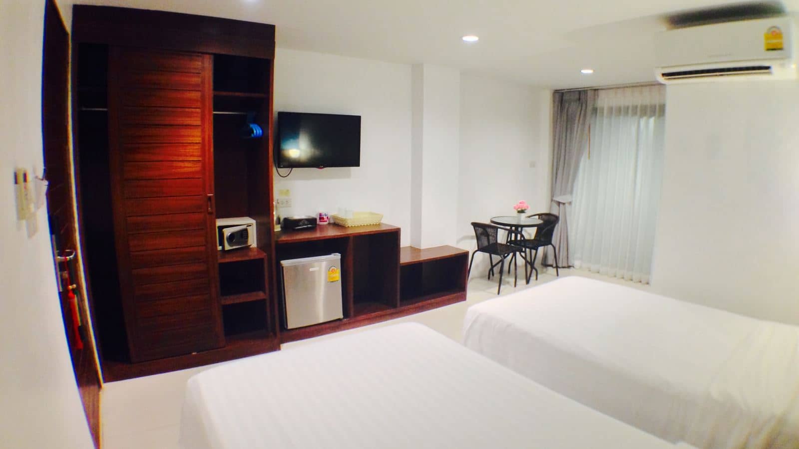 rooms-standard-room