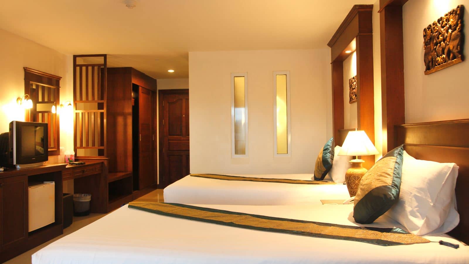 rooms-deluxe-room