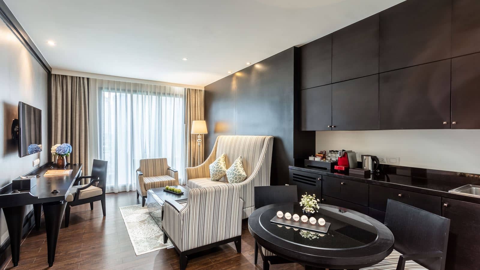 rooms-executive-suite-room