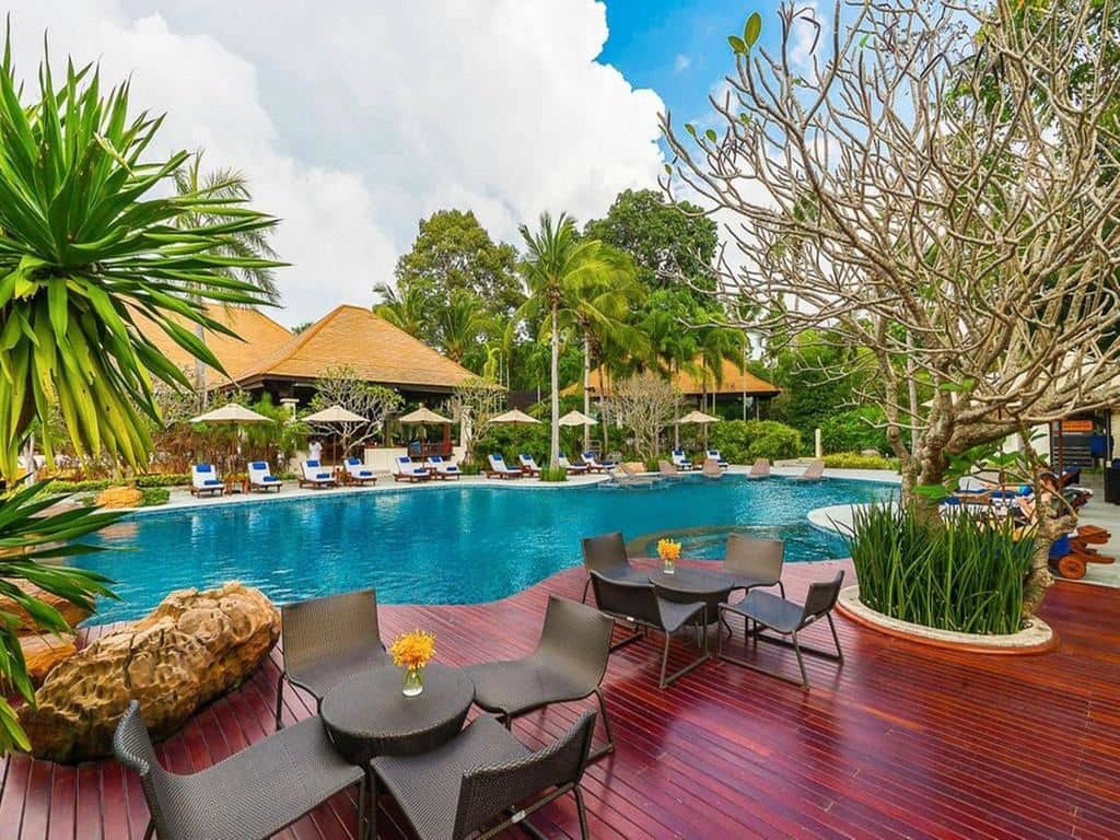 pools-outdoor-pool