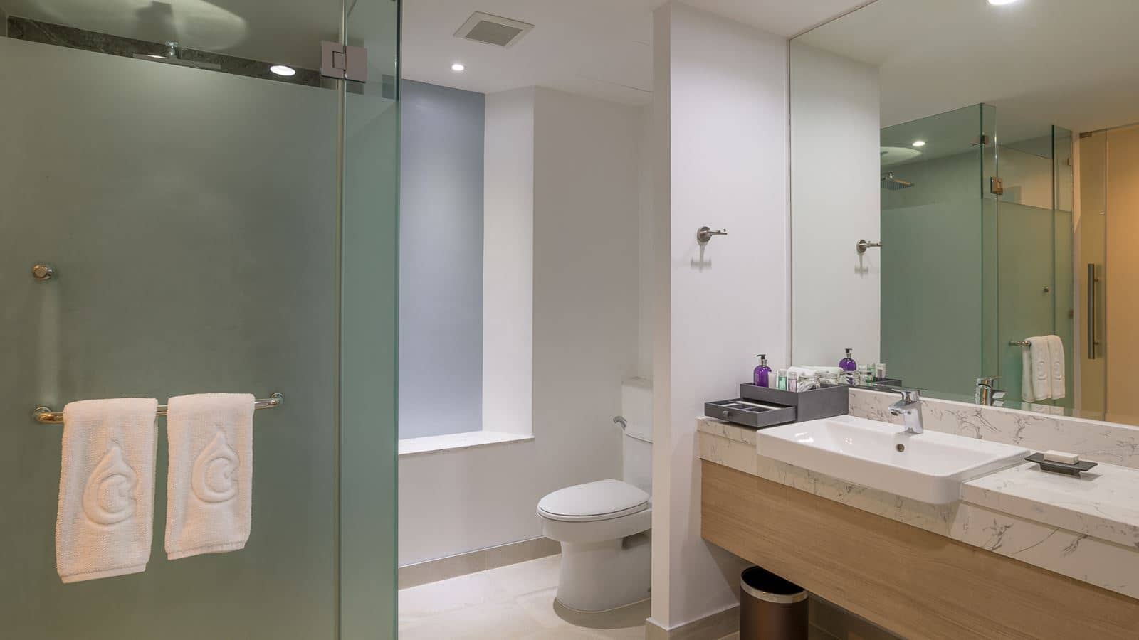 rooms-family-residence-pool-access