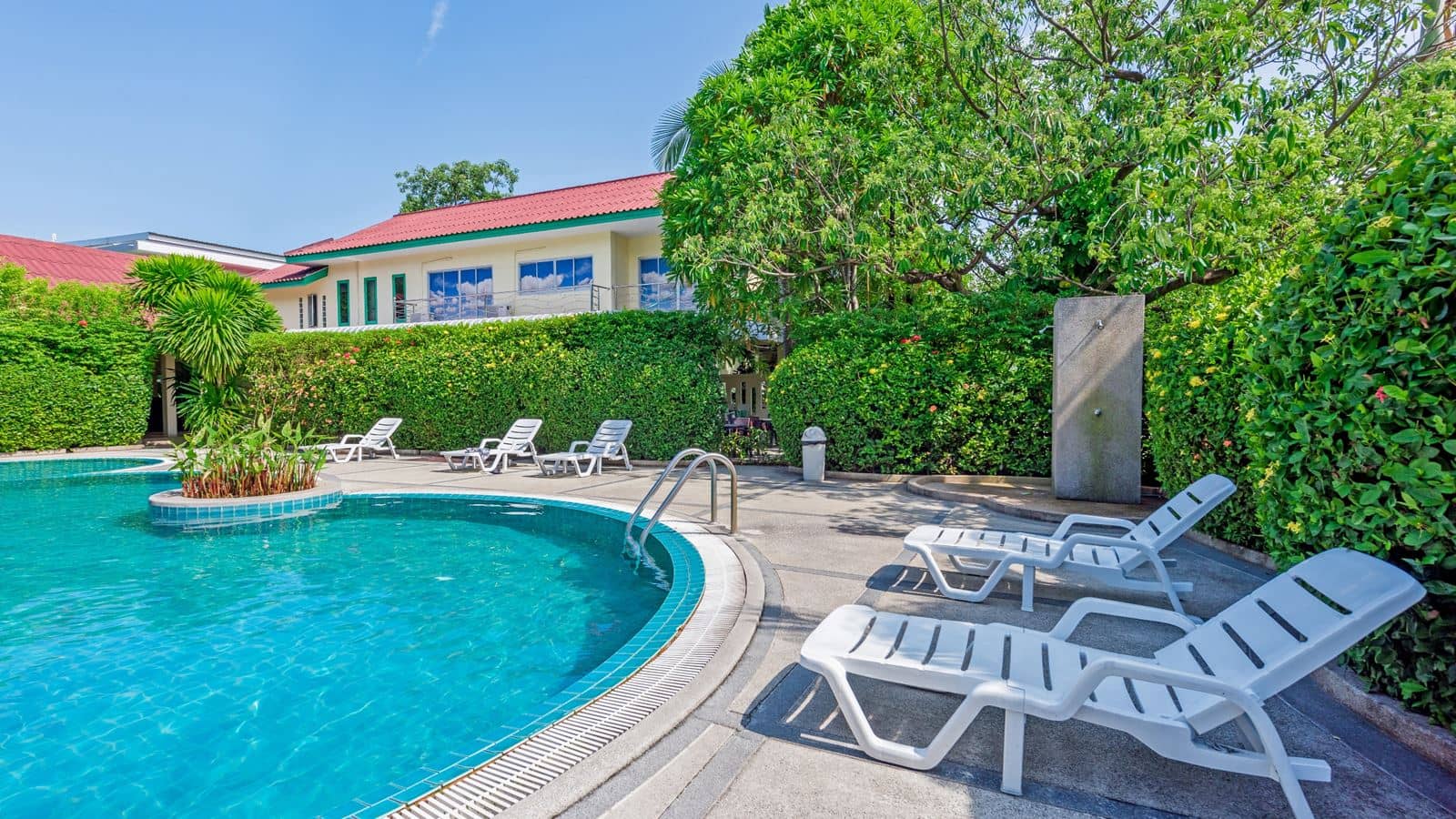 pools-outdoor-pool