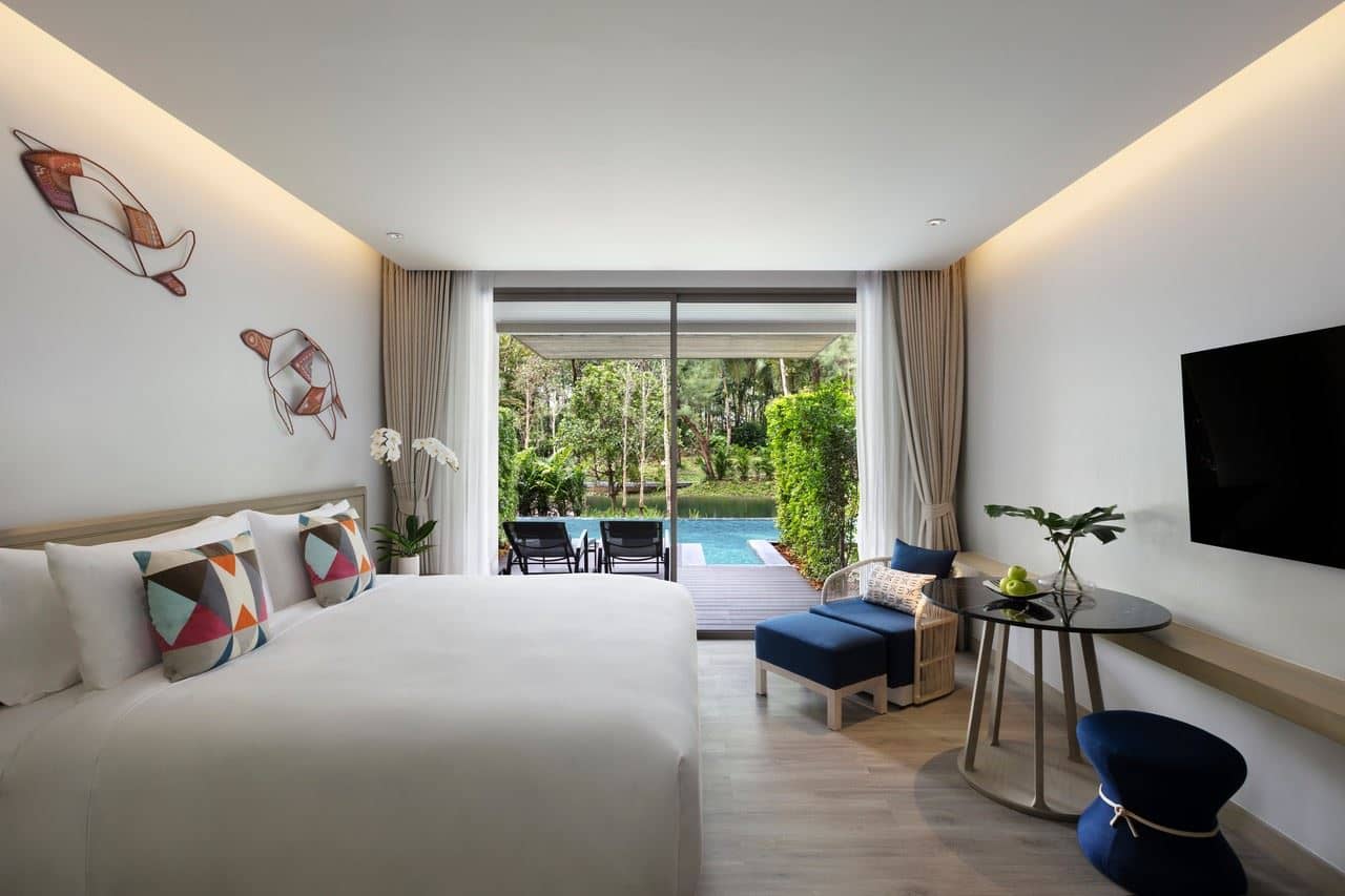 rooms-deluxe-pool-access