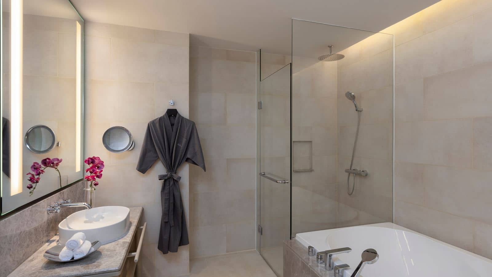 rooms-2-bedroom-family-pool-suite