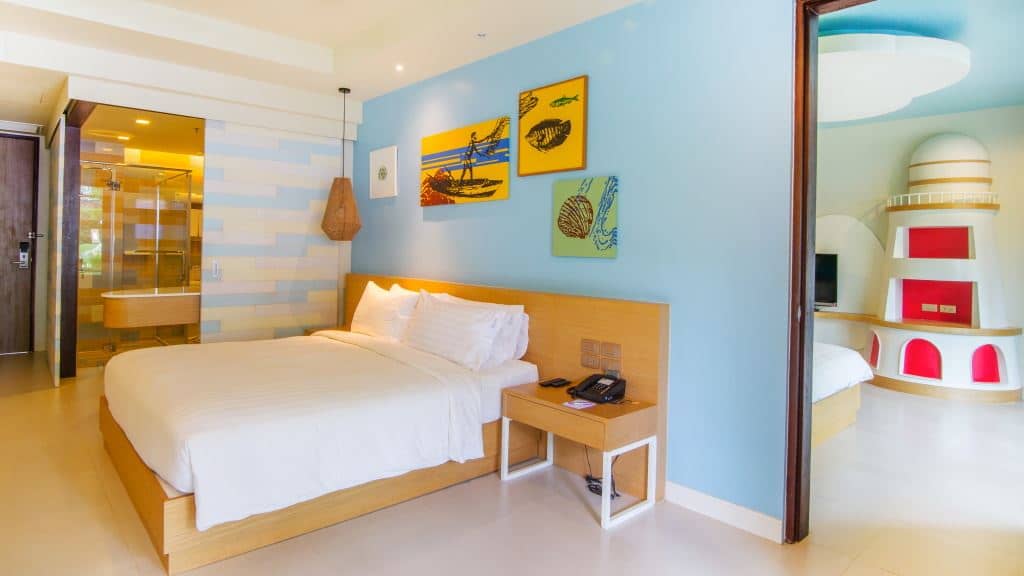 rooms-two-bed-room-family-suite-with-pool-view