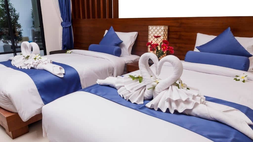 rooms-pool-access-deluxe