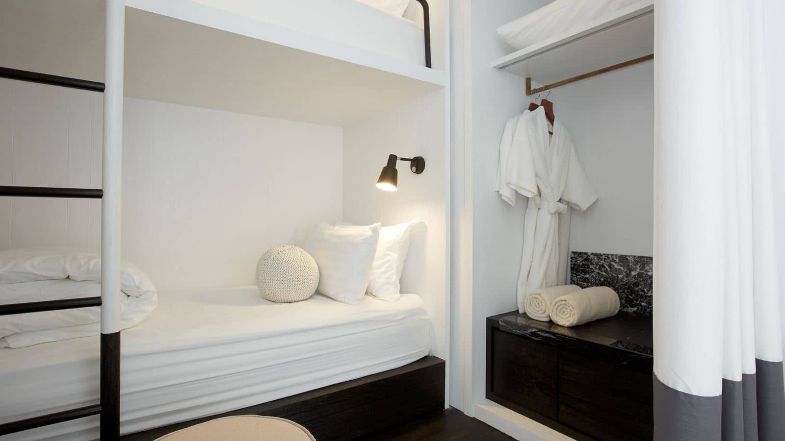rooms-family-suite-with-plunge-bath