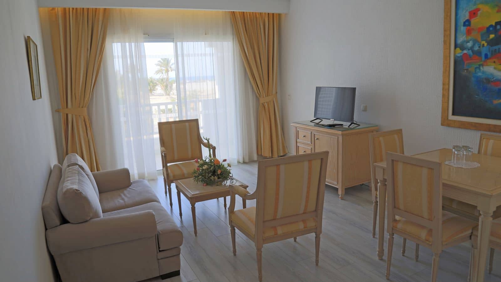 rooms-juniorsuite-side-sea-view