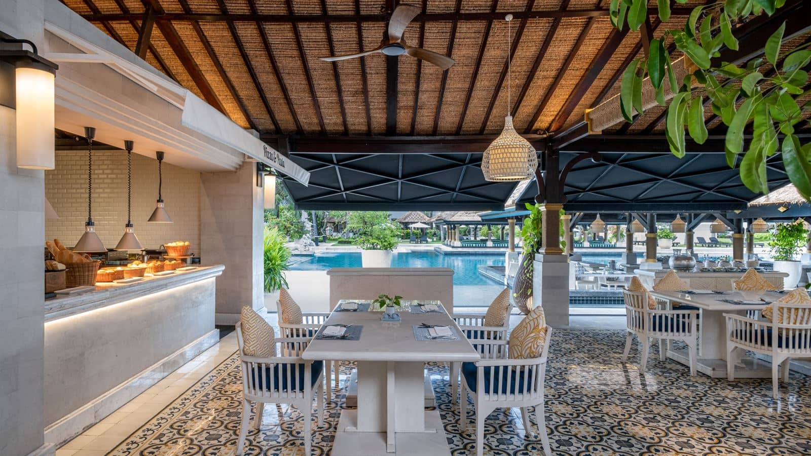 restaurants-jimbaran-garden