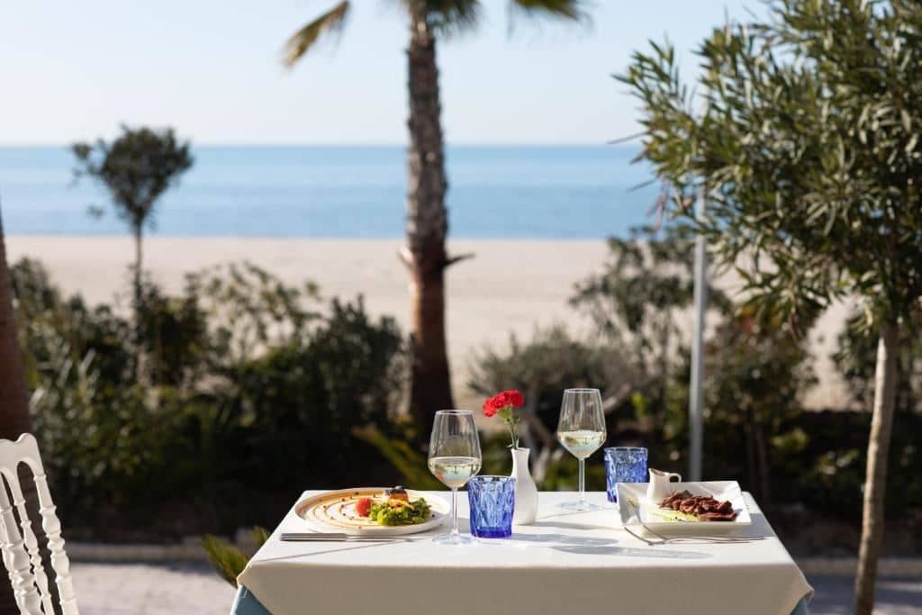 restaurants-restaurants