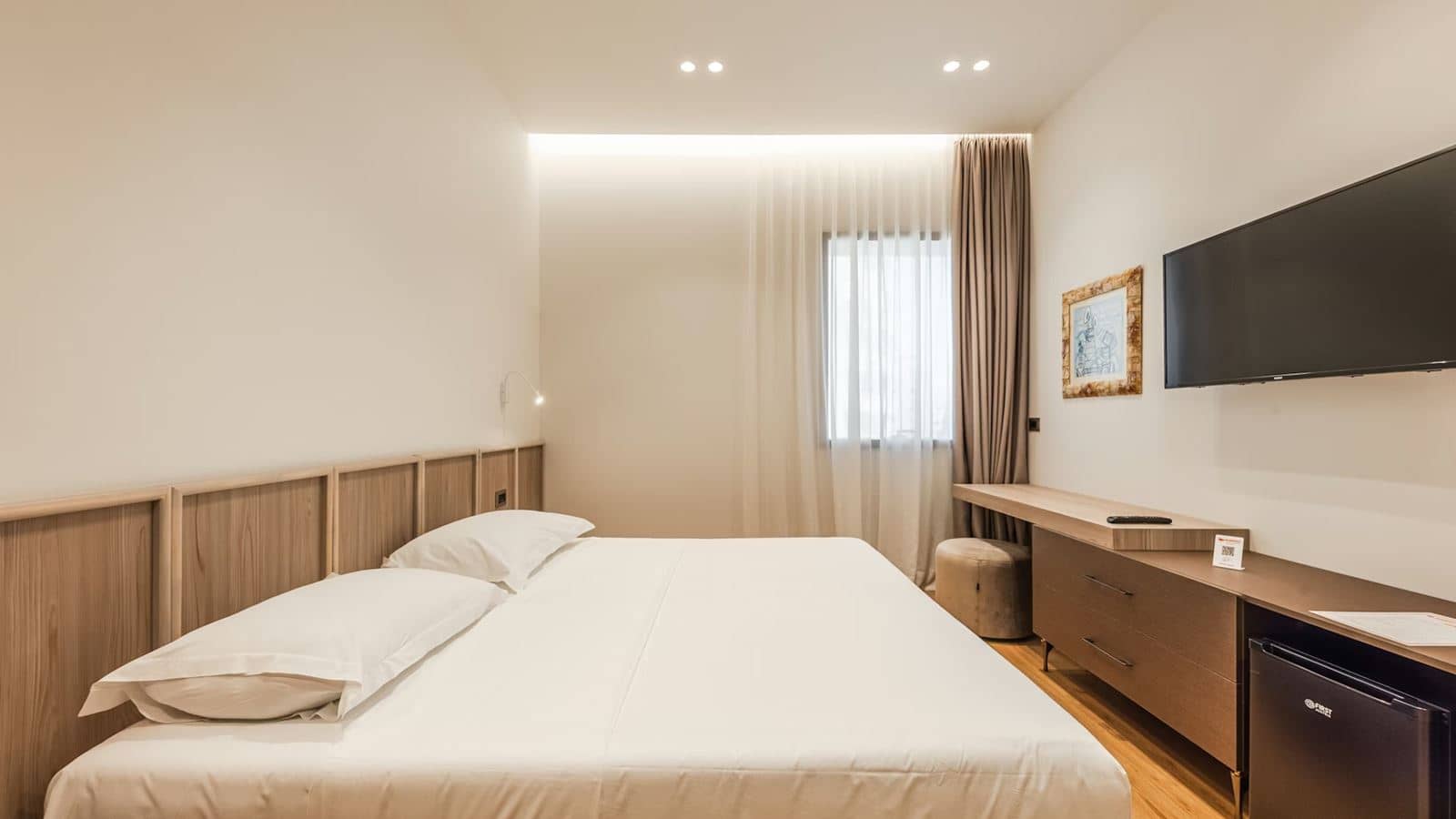 rooms-double-room-cityview