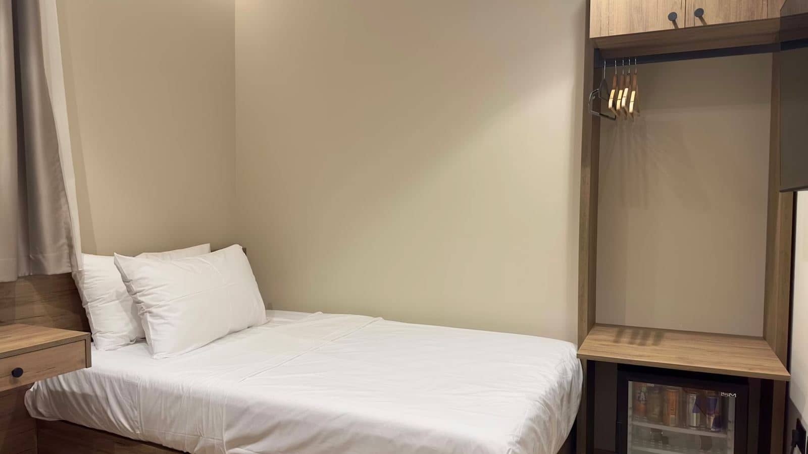 rooms-single-room