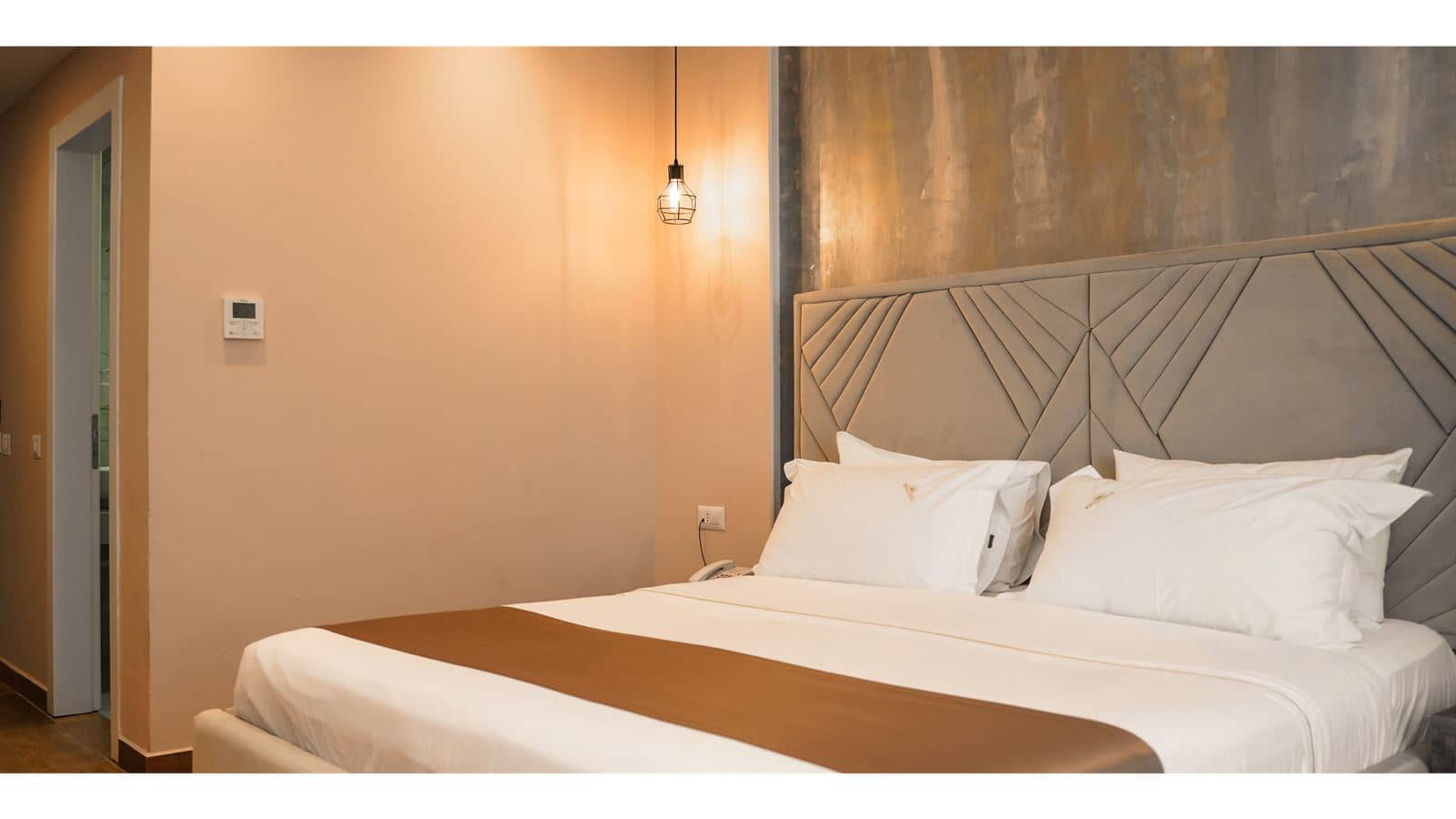 rooms-standard-room-balcony