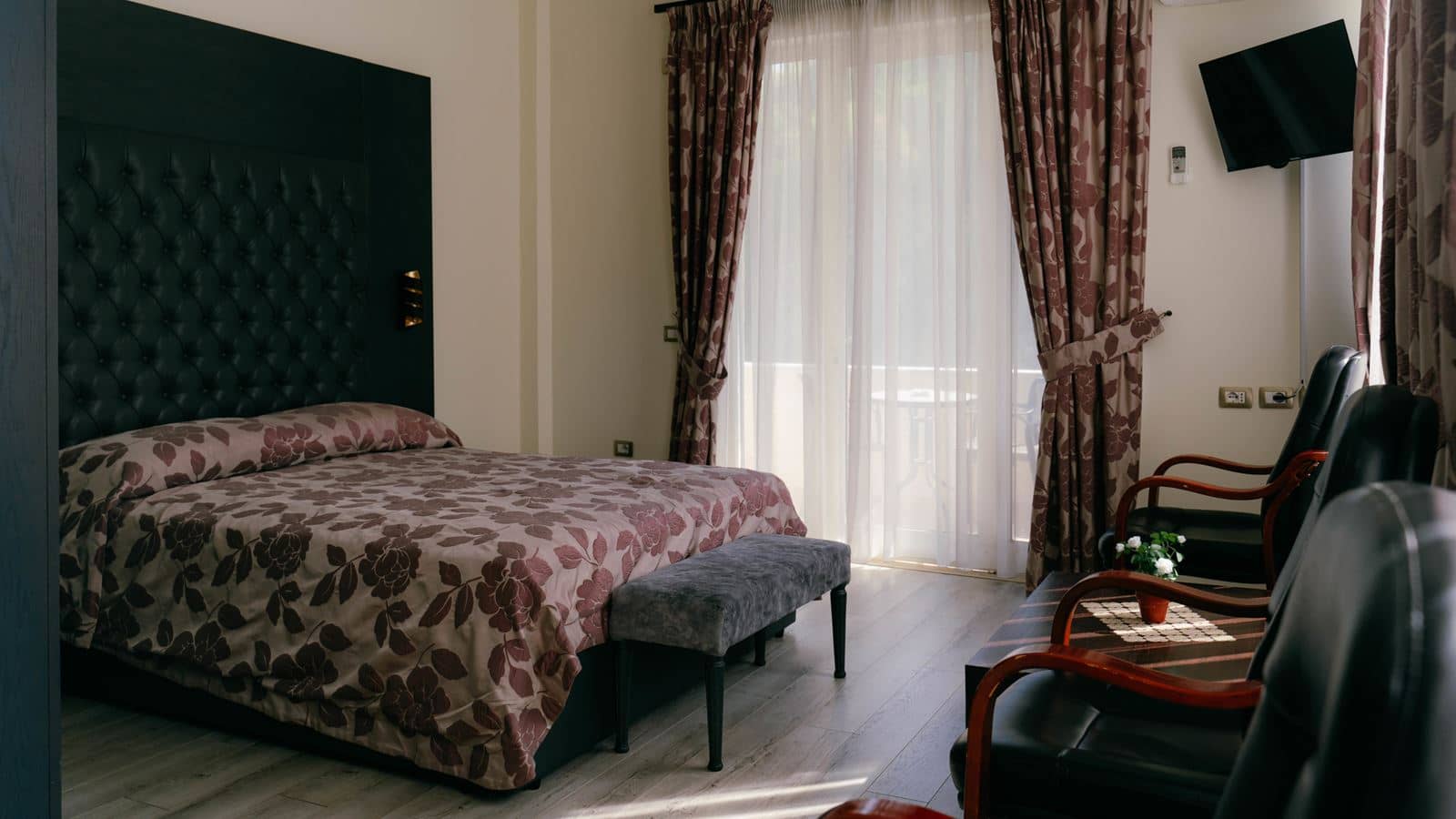 rooms-standard-room