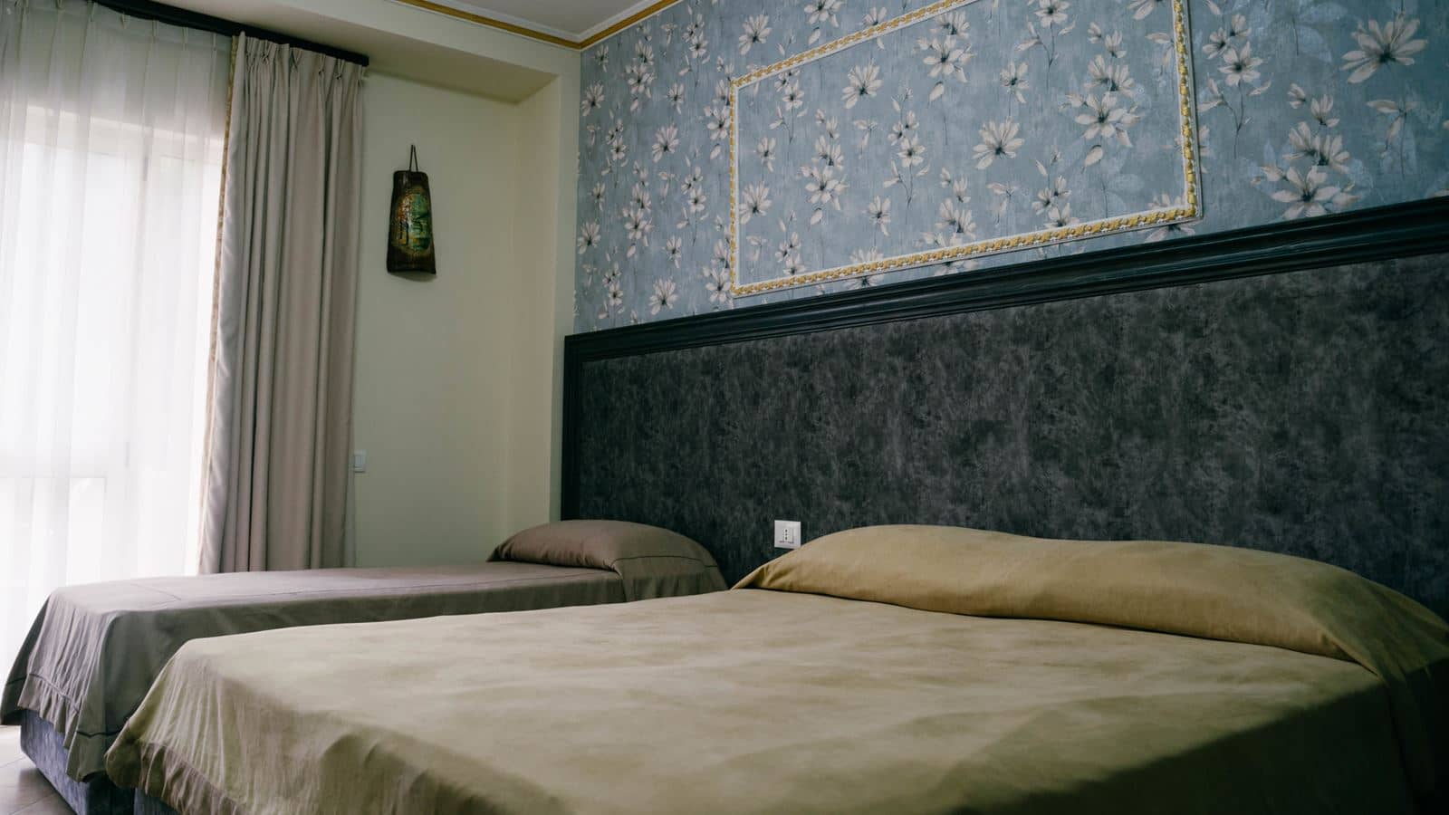 rooms-standard-room