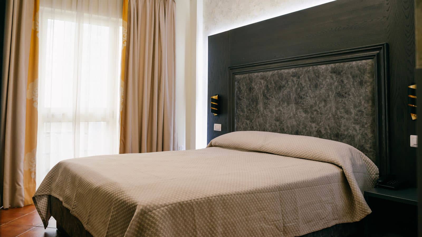 rooms-standard-room