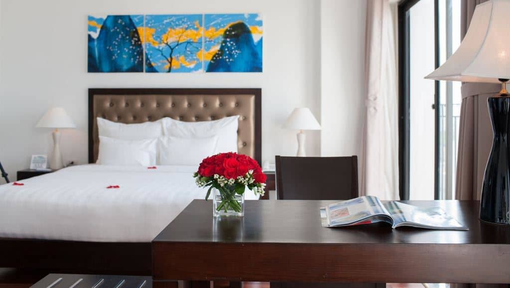 rooms-club-suite-with-balcony