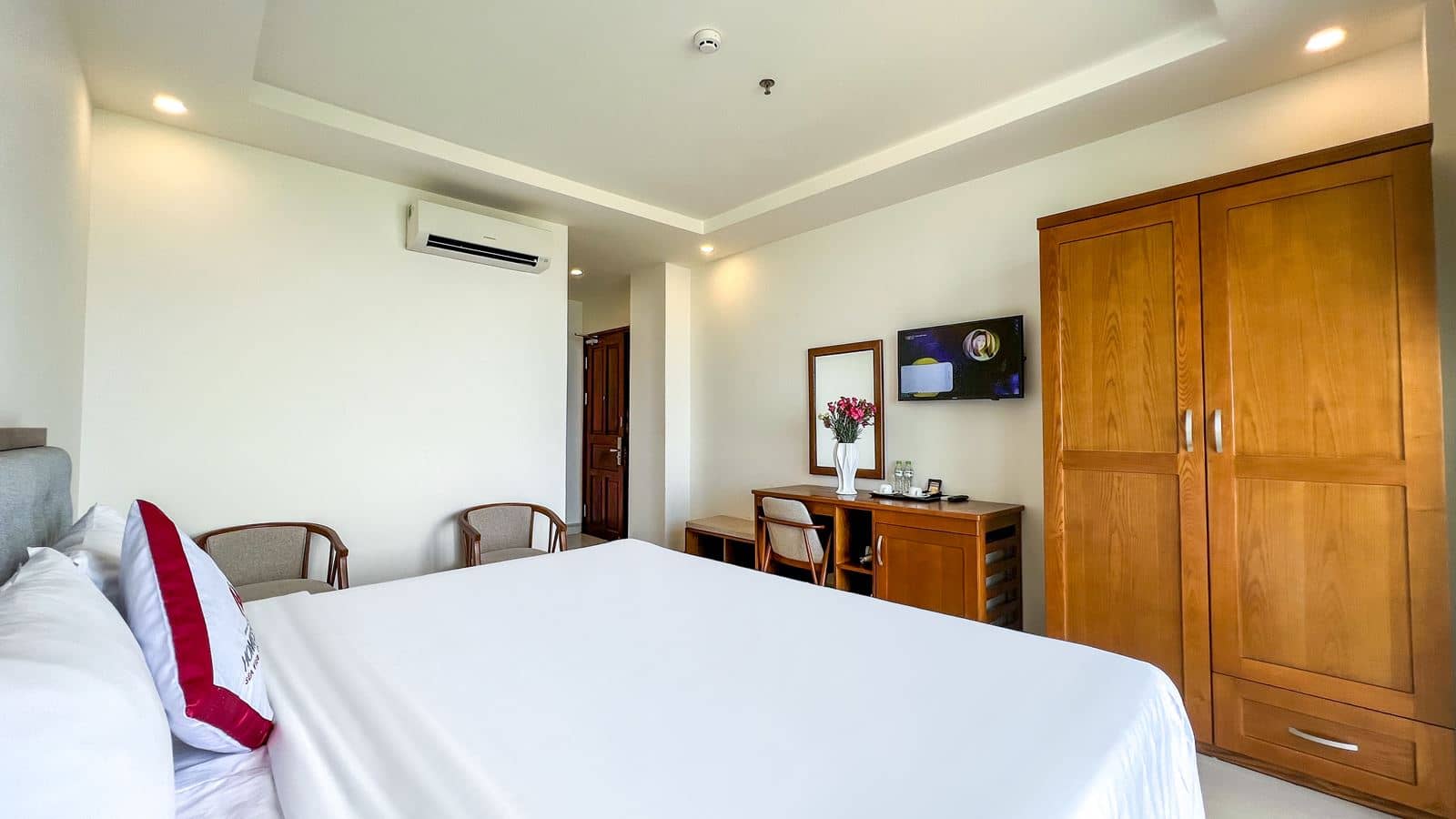 rooms-deluxe-double-sea-view-balcony