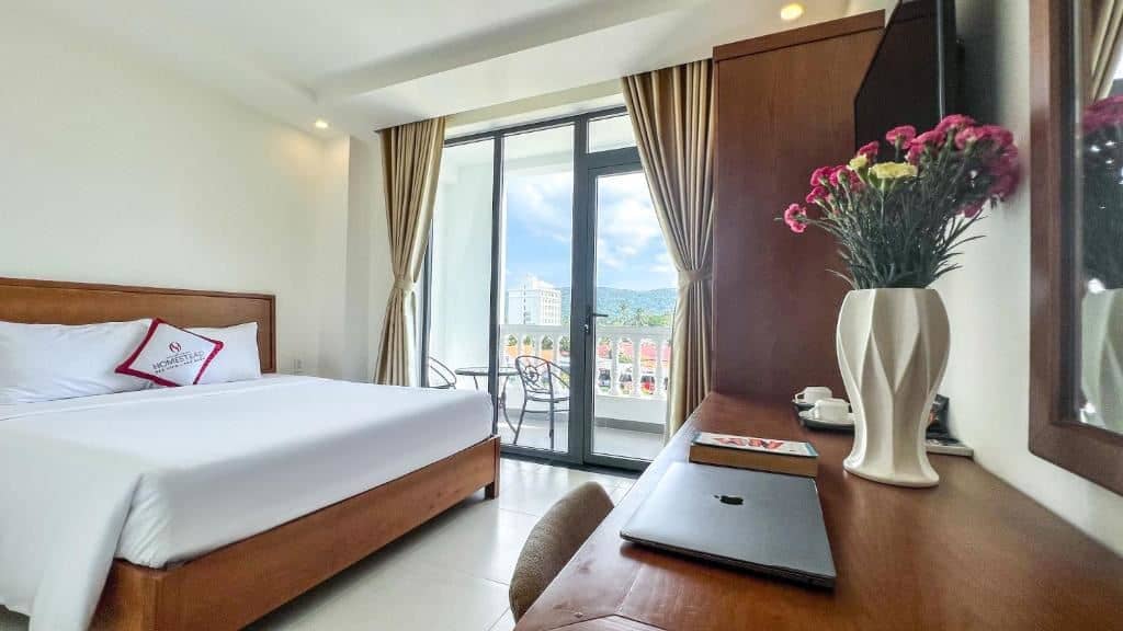 rooms-deluxe-double-sea-view-balcony