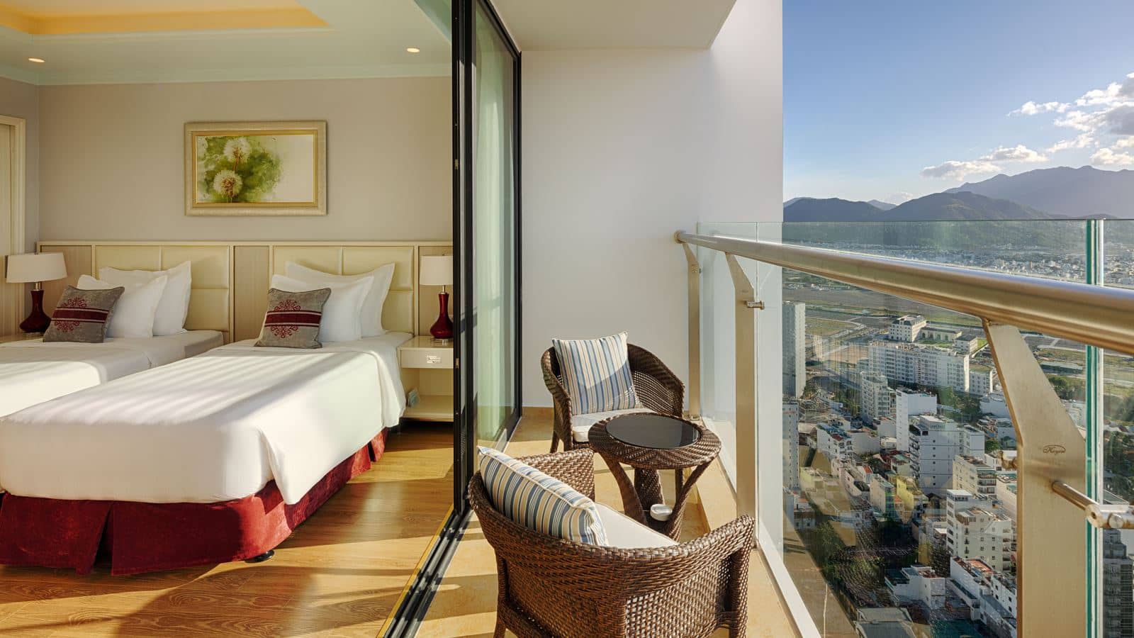 rooms-studio-city-view