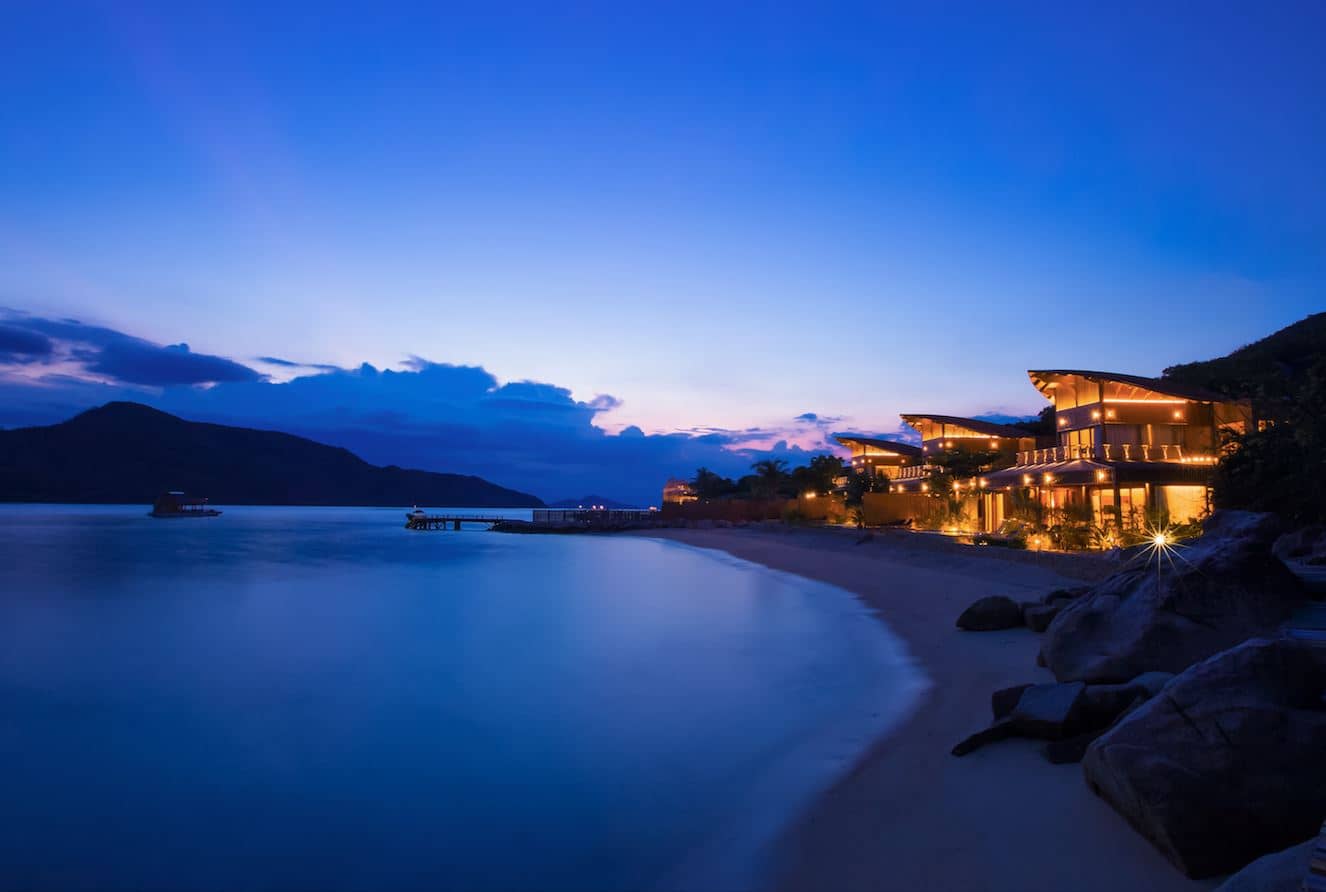 rooms-3bedroom-beachfront-pool-villa
