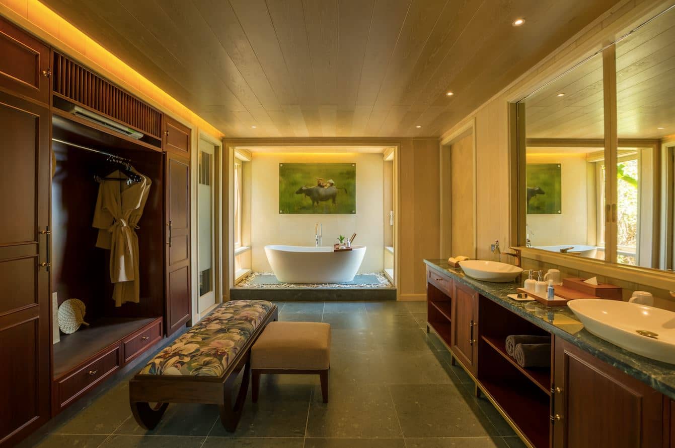 rooms-3bedroom-beachfront-pool-villa