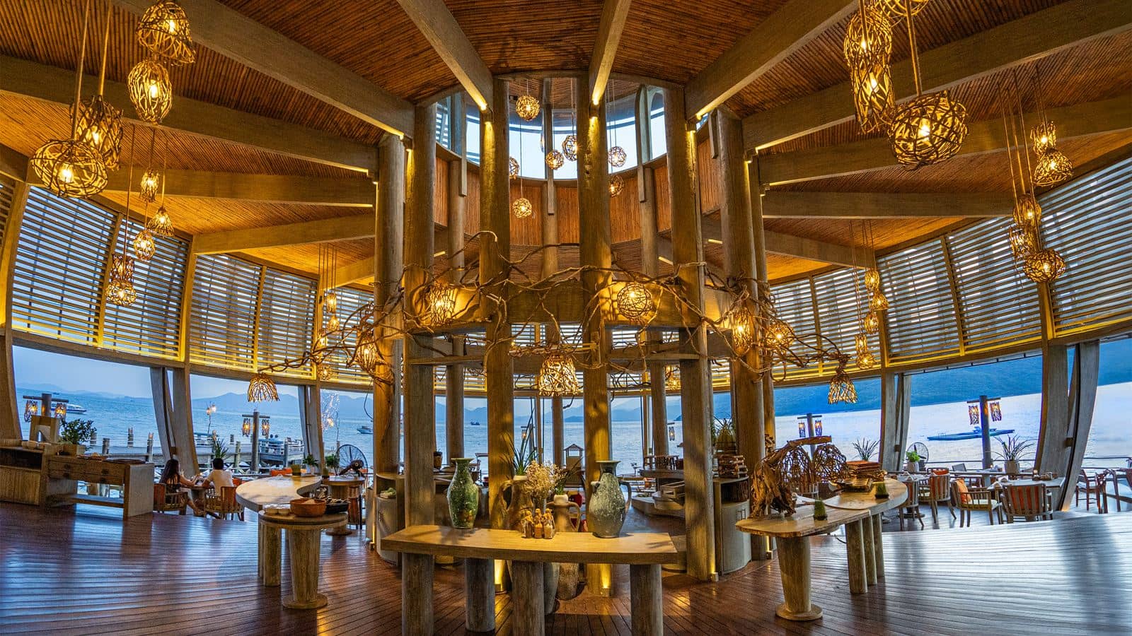 restaurants-restaurants