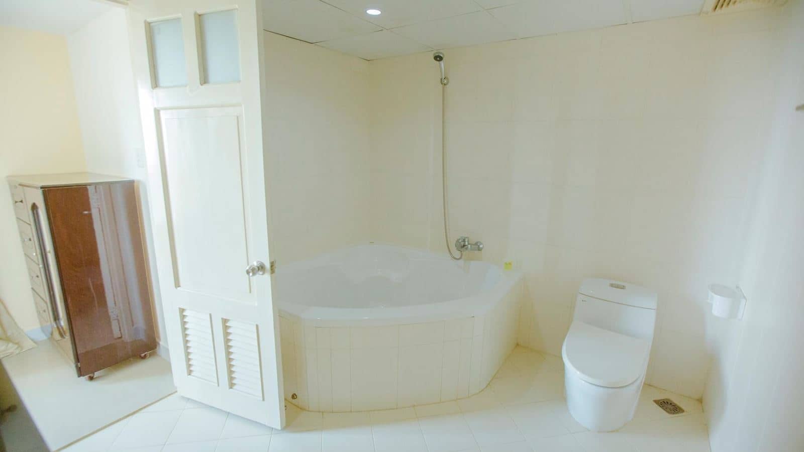 rooms-apartment-for-6pax