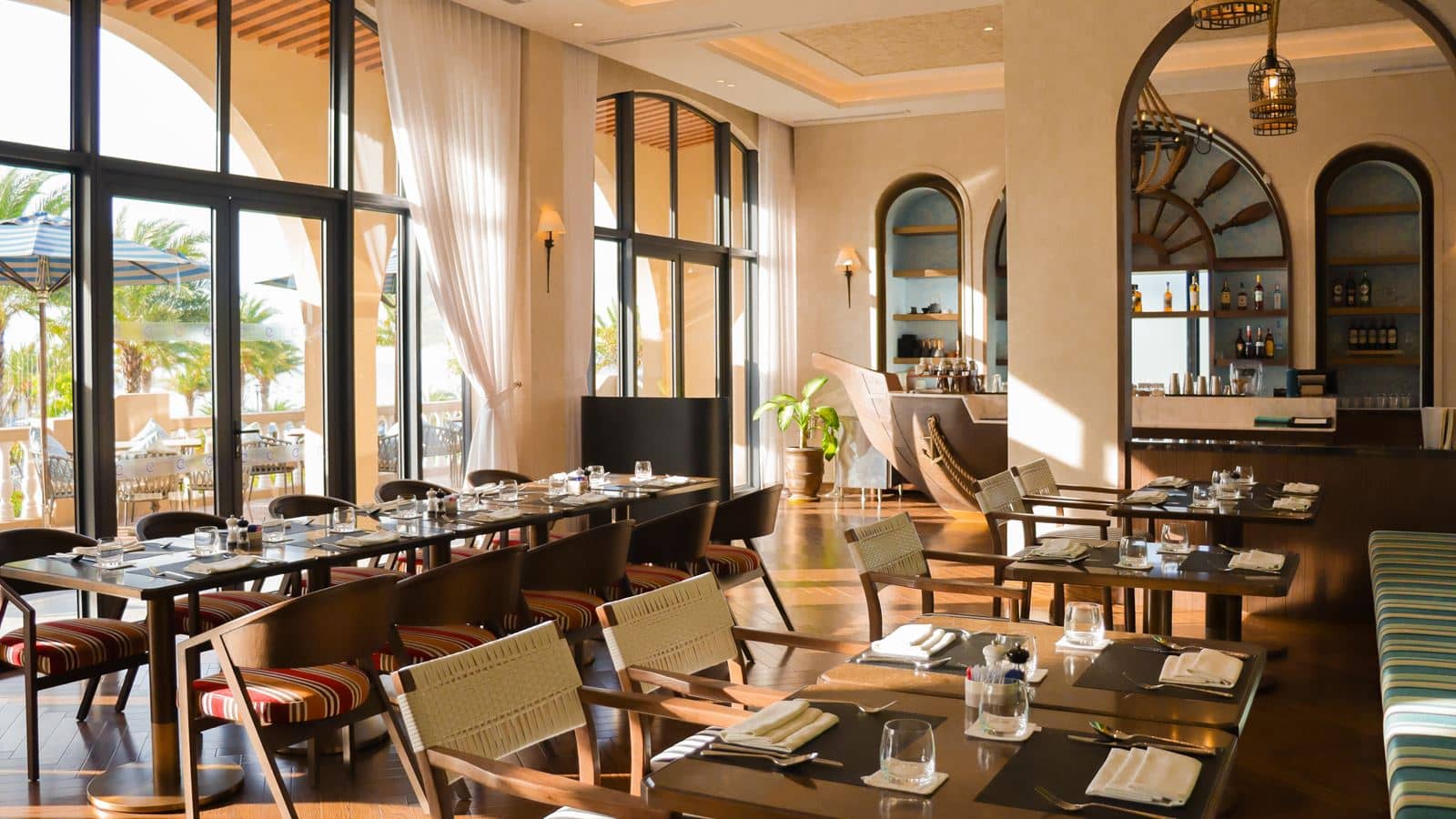 restaurants-familia-lounge