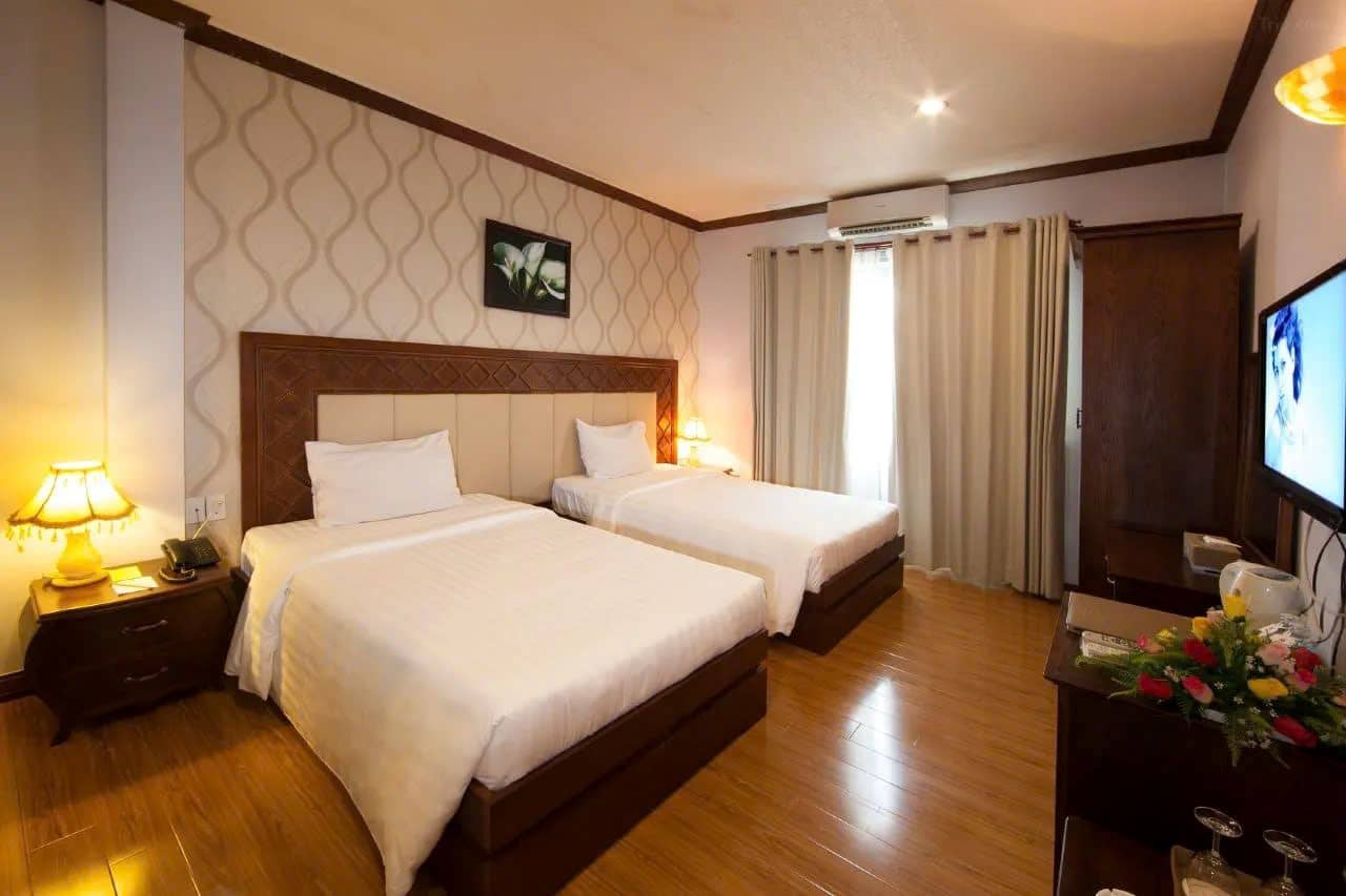 rooms-deluxe-with-balcony