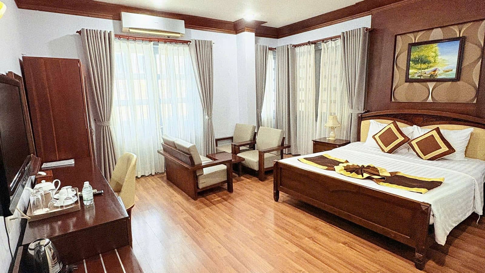 rooms-suite-partial-seaview-with-balcony