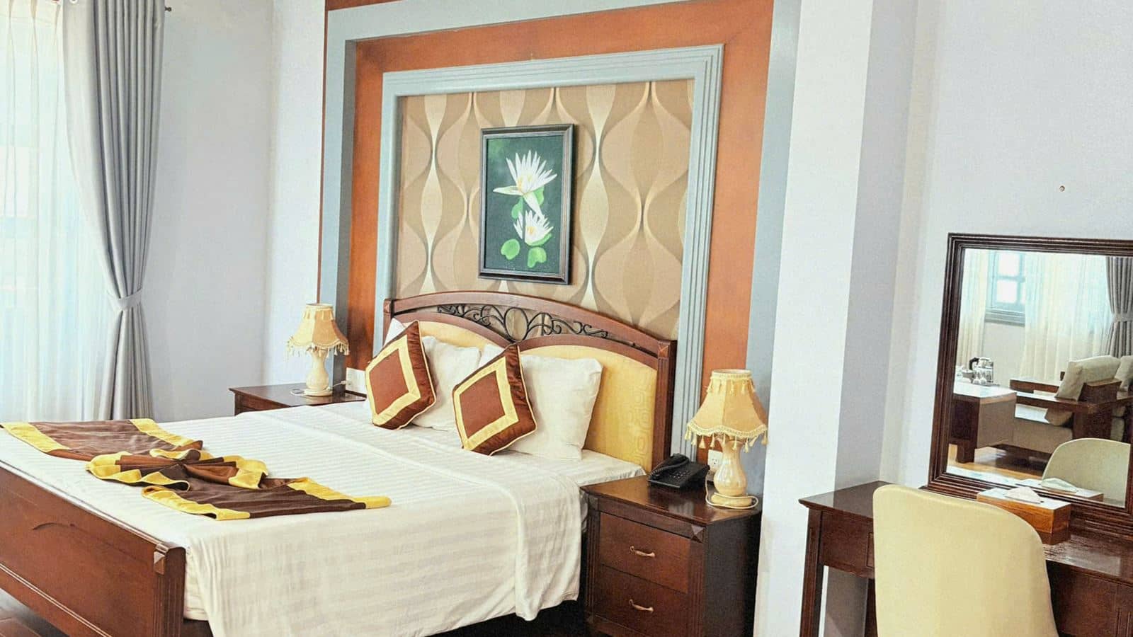 rooms-suite-partial-seaview-with-balcony