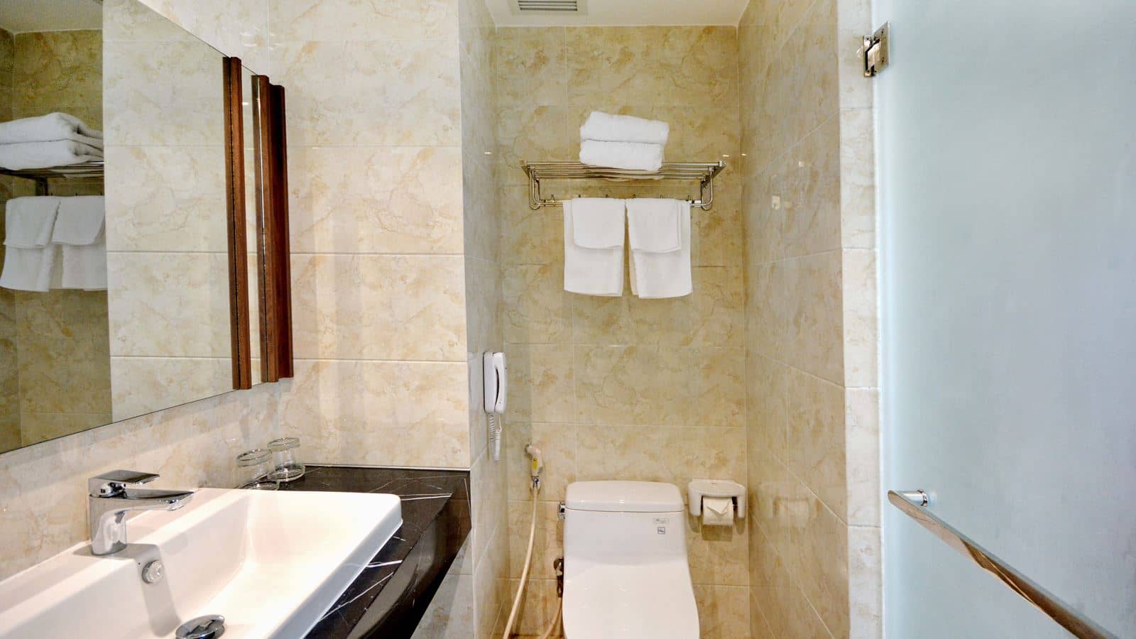 rooms-deluxe-cityview