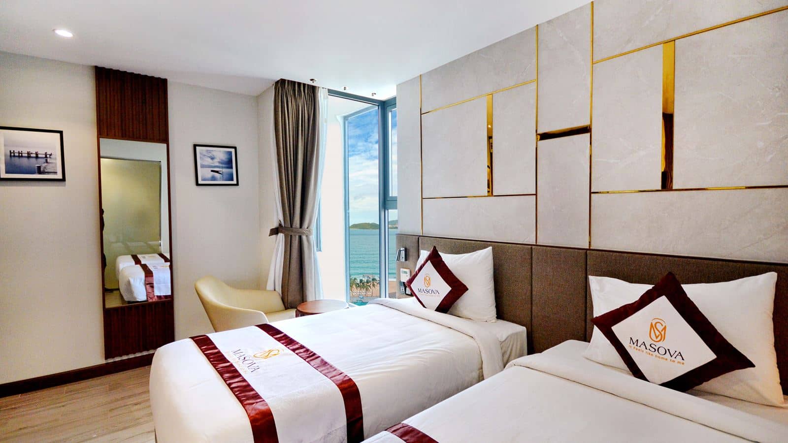rooms-deluxe-partial-seaview