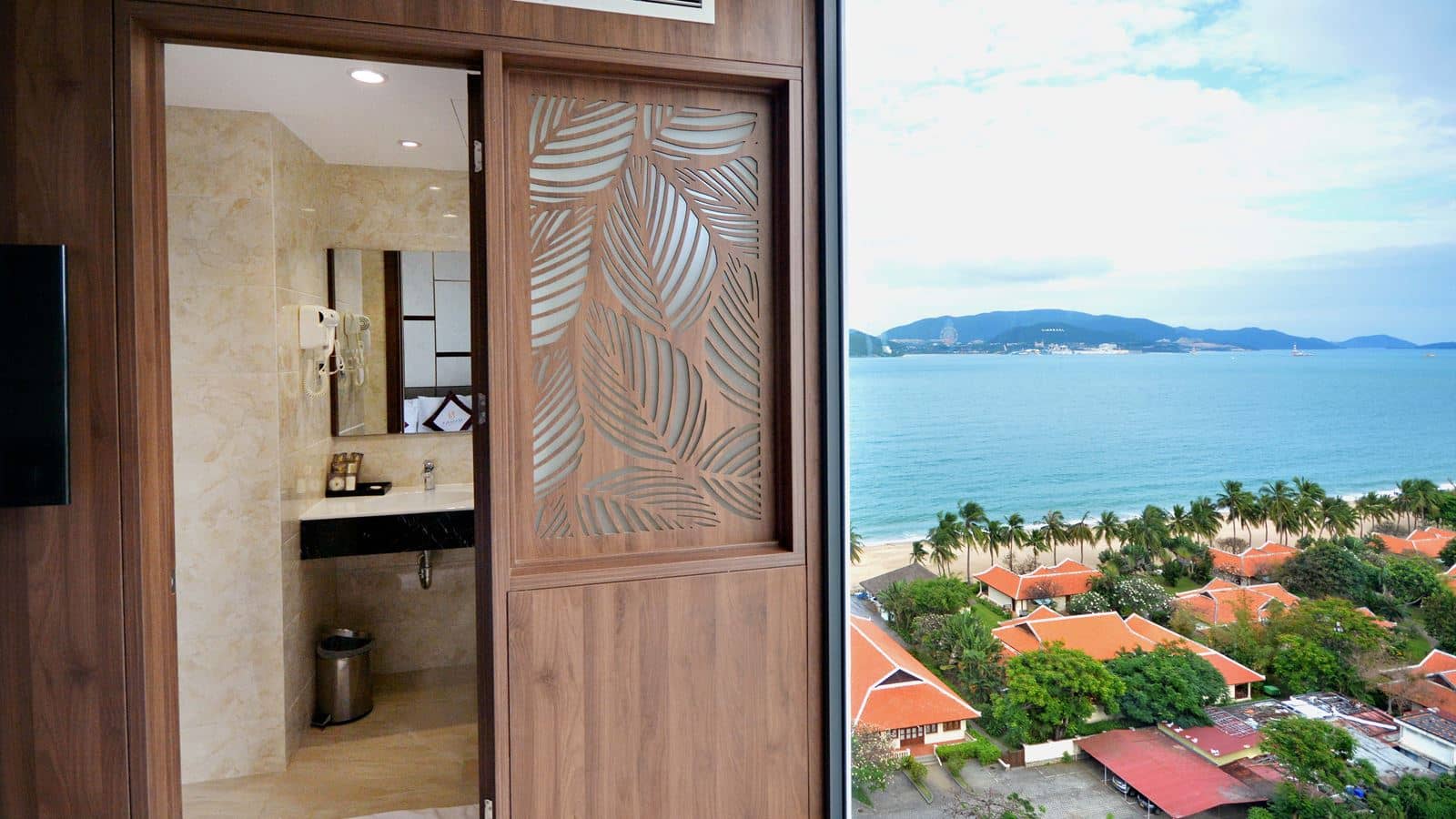 rooms-deluxe-partial-seaview-child-without-extra-bed