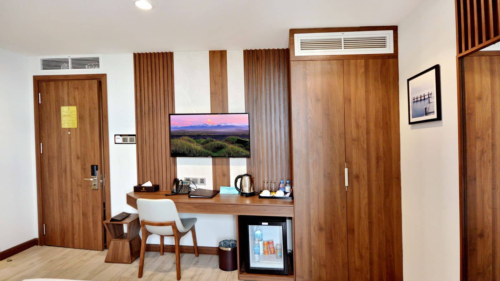 rooms-deluxe-partial-seaview-child-without-extra-bed