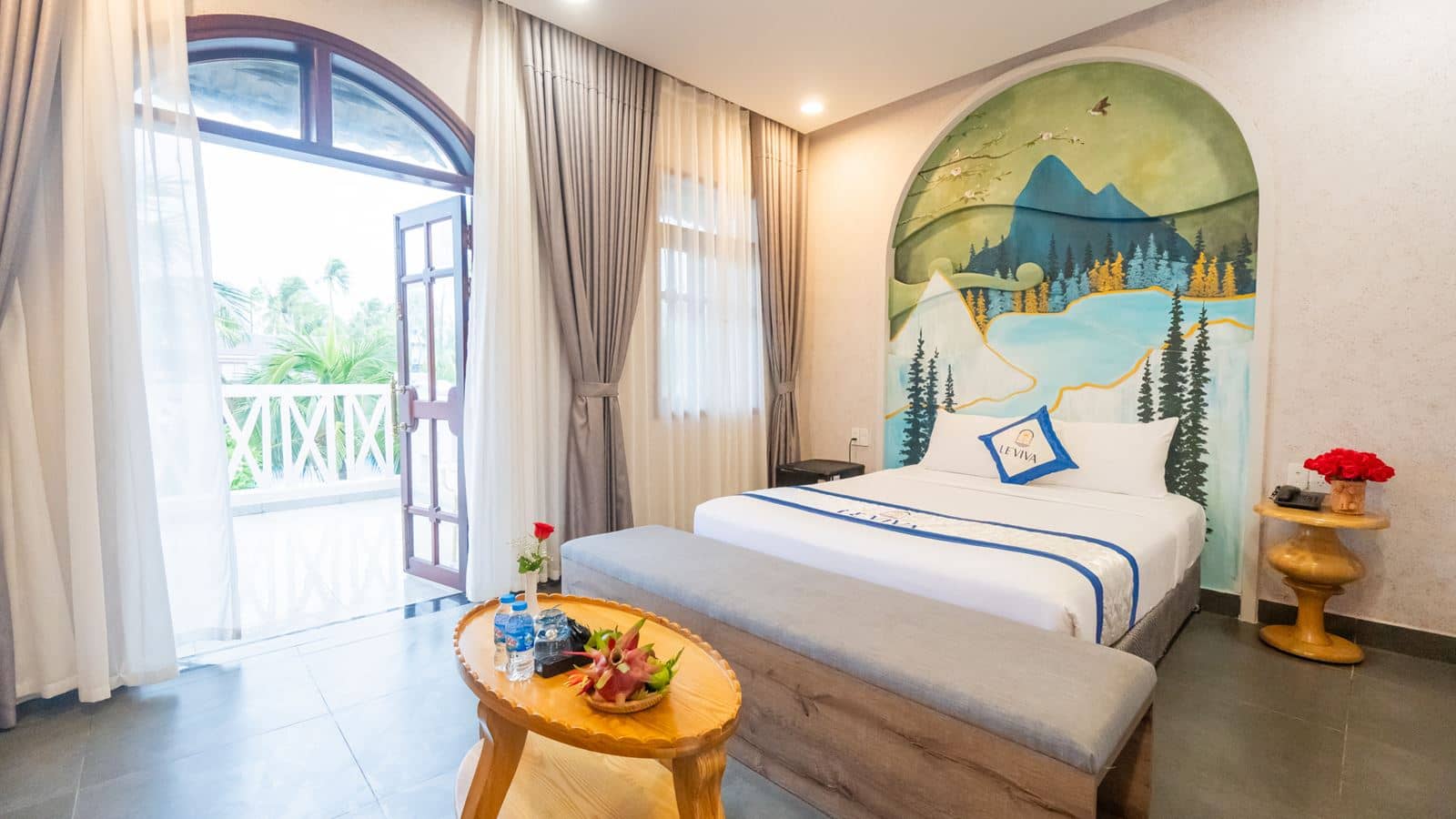 rooms-deluxe-pool-view-child-without-extra-bed