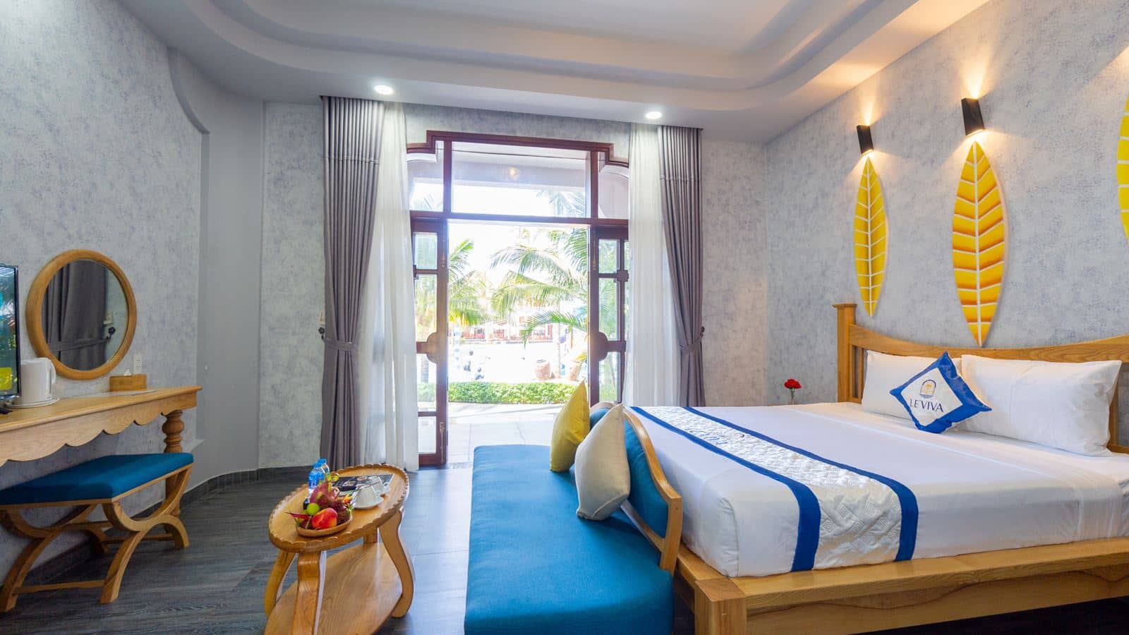 rooms-premium-pool-view