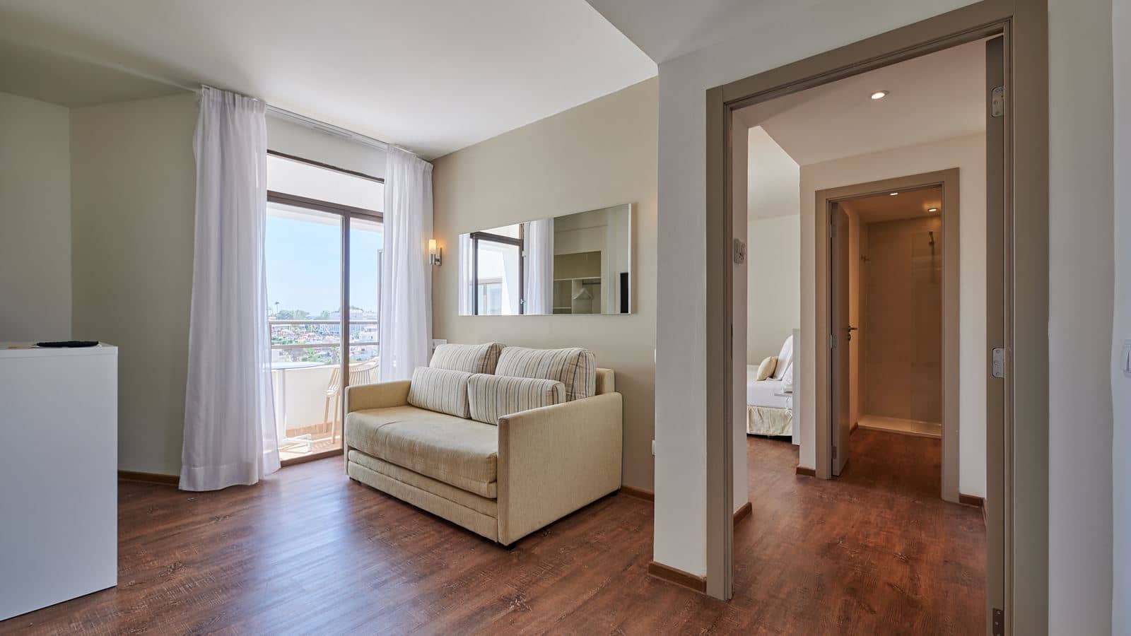 rooms-family-room-balcony
