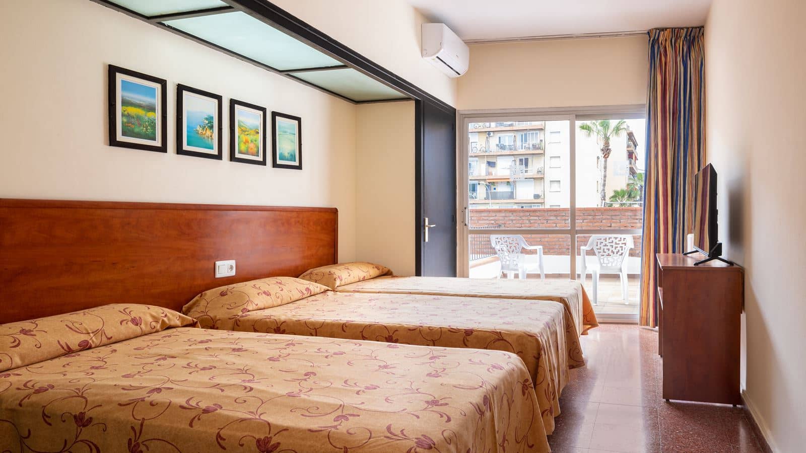 rooms-superior-double-room-balcony-or-terrace