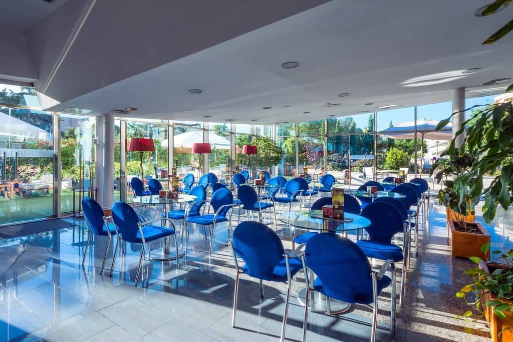 restaurants-restaurants